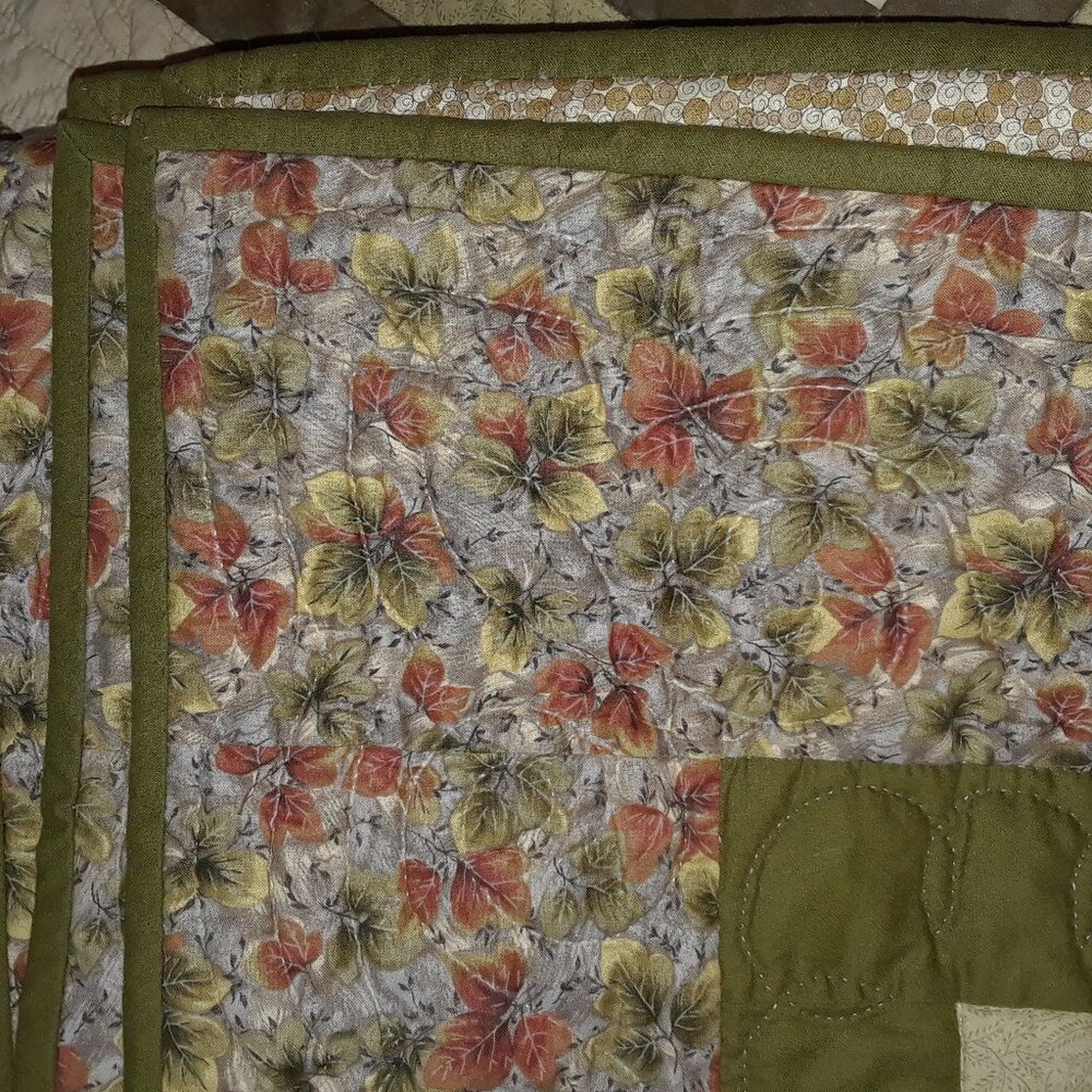 Authentic Hand-stitched Kutztown Amish Quilt - Queen Size - Picture 11 of 16